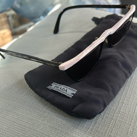 Prada shades black and white (AUTHENTIC) only worn once - Picture 1 of 6
